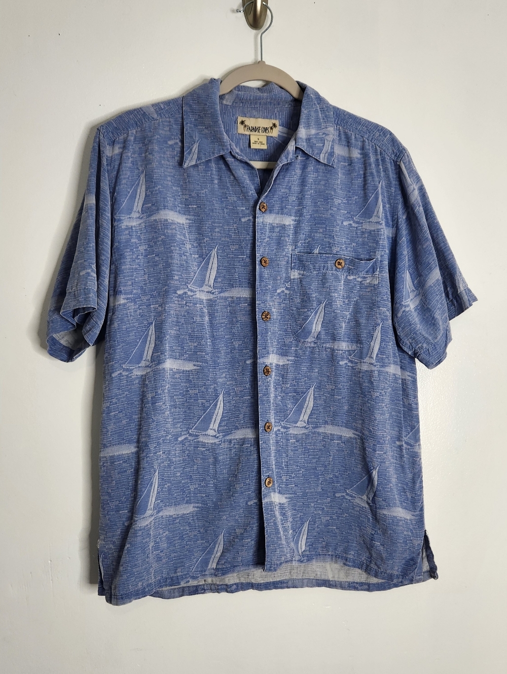100% Silk Mens Small Blue White Sailboat Print Short Sleeve Button Down Shirt